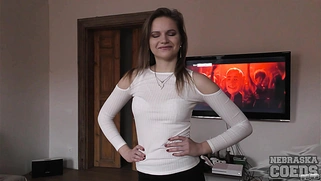 Spinner Candice Sucks & Fucks Cameraman