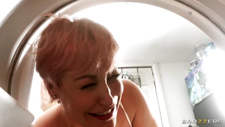 Big booty Ryan Keely gets fucked doggystyle in the washing machine