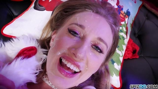 Riley Reyes gets facialed by two big cocks