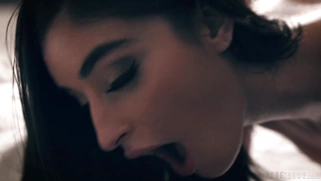 Emily Willis gets cumshot on her stomach after pussy fucking