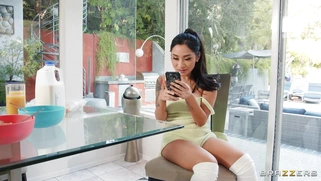 Nicole Doshi gives nice blowjob to Van Wylde