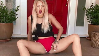 Sexy Harmony Rivers Tries Out Charles Dera's New Product on Her Pussy