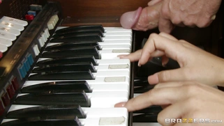 Gianna Nicole hired Johnny to help her learn piano