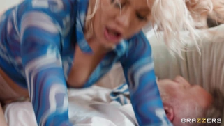 Cherry Kiss shakes her ass on big boner
