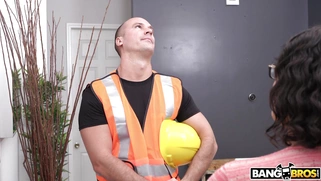 Gia Paige seducing a roofing manager by showing off her ass