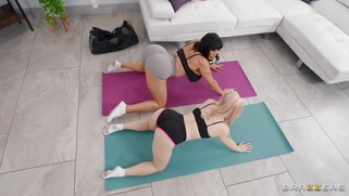 Ava Devine and Haley Spades do fitness