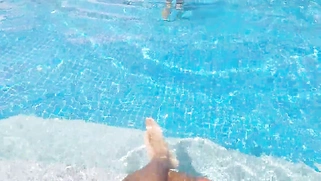 Porn Babe Big Sexy Tits Invites Guy Met At Pool