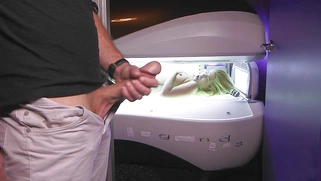 Sean noticed Rikki Rumor fingering her pussy in the tanning bed