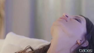 Alyssia Kent sat on Max Deeds' face and got her pussy licked
