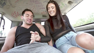 Amateur brunette Selene Sinclair gives nice blowjob