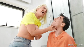 Blondie Fesser gives nice blowjob to Jordi in the bathroom