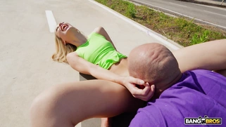Mellany Lapiedra gets her pussy licked on the road