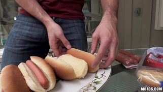 Dude put his sausage in a bun for a hot dog and offers it Keisha Grey