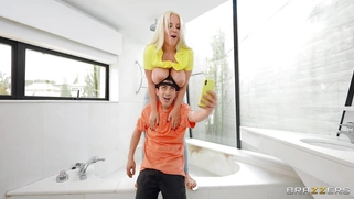 Blondie Fesser gives nice blowjob to Jordi in the bathroom