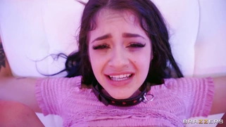 Riley Reid and Ryan Reid play lesbo games