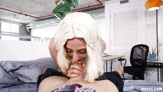 Blonde Kadence Marie gives nice blowjob in POV
