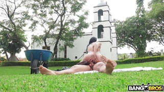 Yudi Pineda rides the hard prick with her asshole