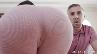 August Taylor getting her amazing ass worshipped by Keiran Lee