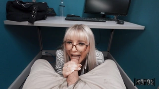 Katee V gets facialed after blowjob