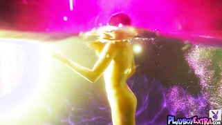 Teen reveals her pussy under the water
