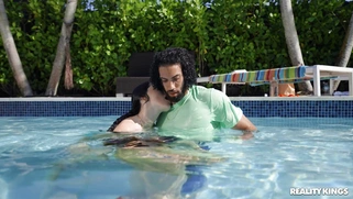 Kira Perez and Fiona Frost are sucking the cock in the pool