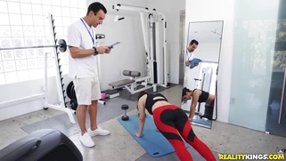 Valentina Nappi gets her leggings ripped and pussy licked