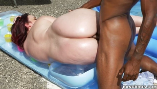 Virgo Peridot having interracial sex on the rooftop