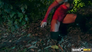 Roxie Sinner is sucking the enormous black dick outdoors