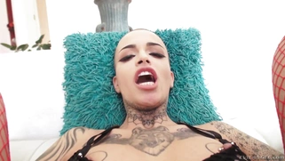 Leigh Raven threw her legs back and got asshole railed