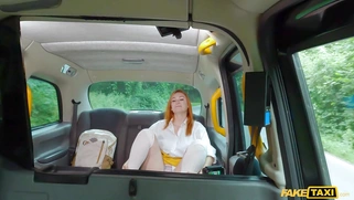 Taylor Gunner spread her legs on the backseat