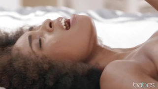 Luna Corazon got jizz on her fucked pussy