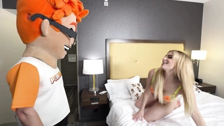 Sultry Graycee's Cum Quest: PornDude Delivers with a Side of Cheating!