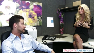 Busty secretary Kayla Kayden decided to relax her boss